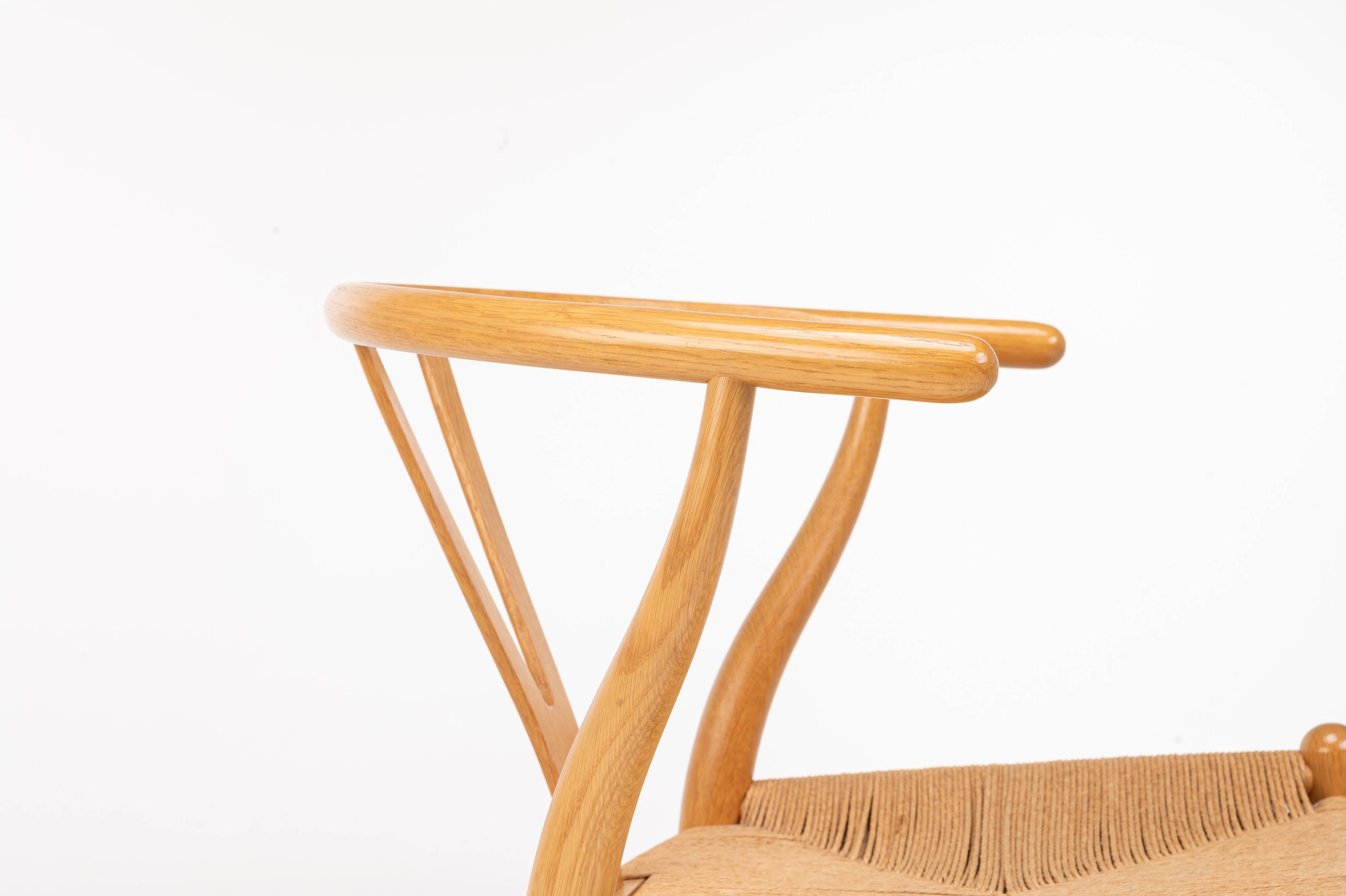 Set of 6 'CH24' wishbone dining chairs by Hans J Wegner for Carl Hansen, De