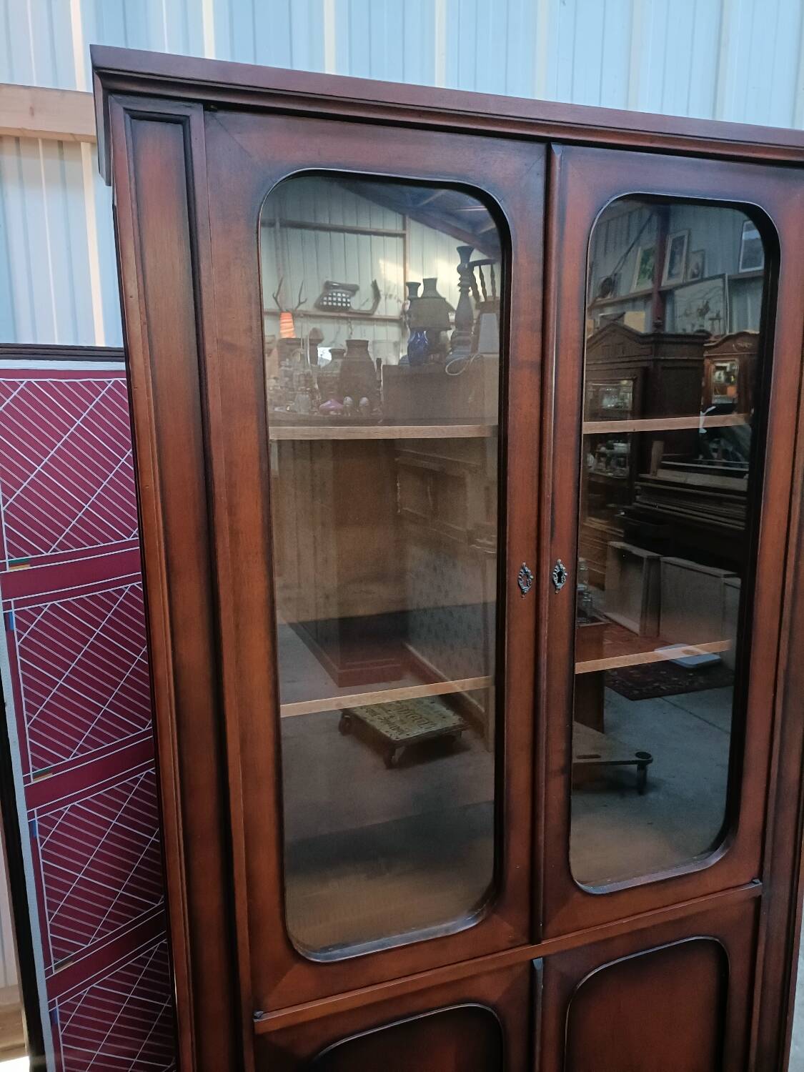 Vaisselier style classique avec partie vitrine