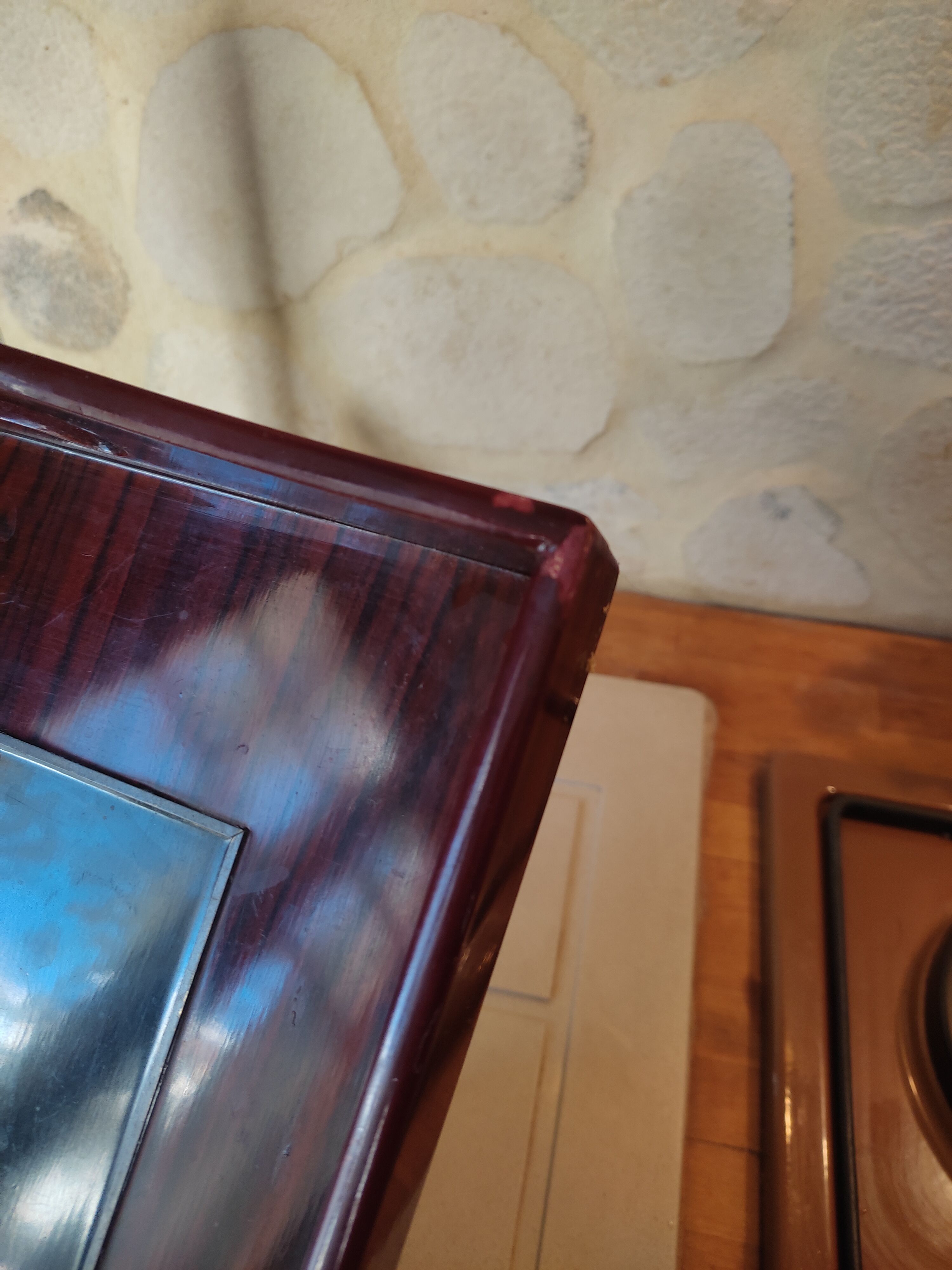 Lacquered mahogany top