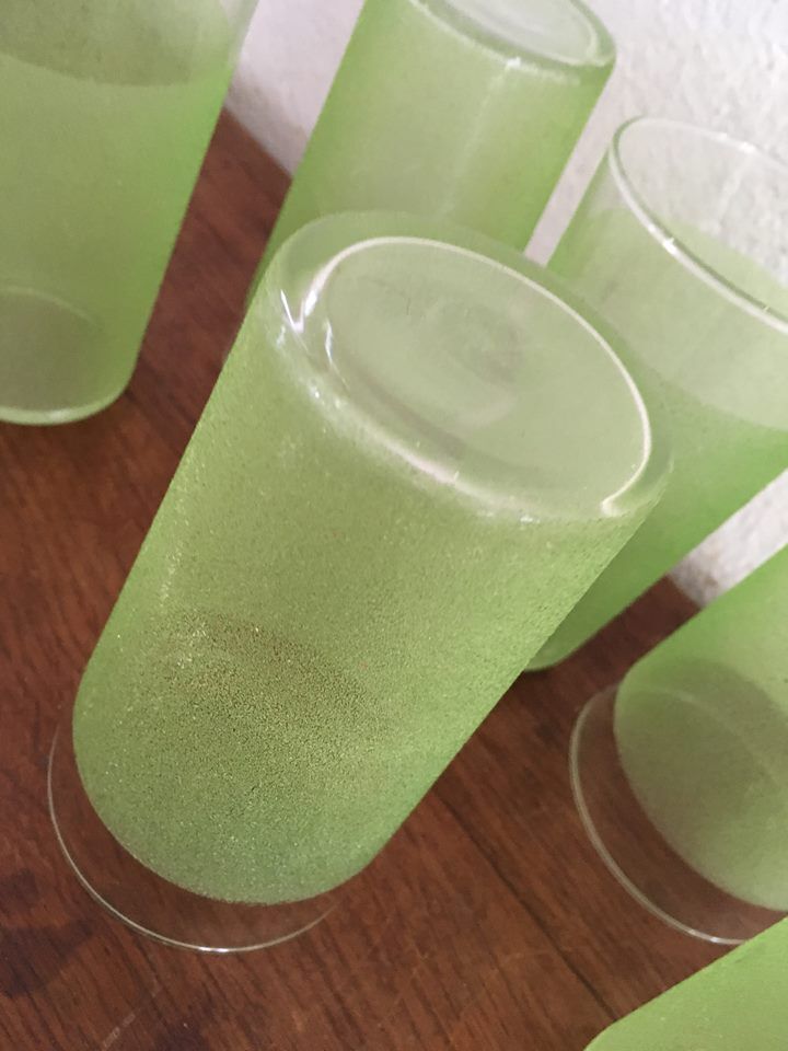 Six glasses granités green of the 1960