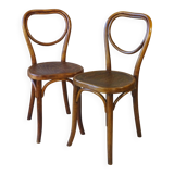 2 Thonet Coeur N°28 bistro chairs in wood, 1925