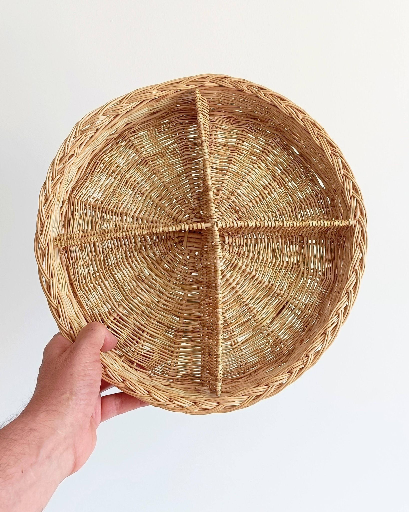 Rustic French Provence Wicker Basket Centerpiece / Vide-Poche – Mid 20th Century