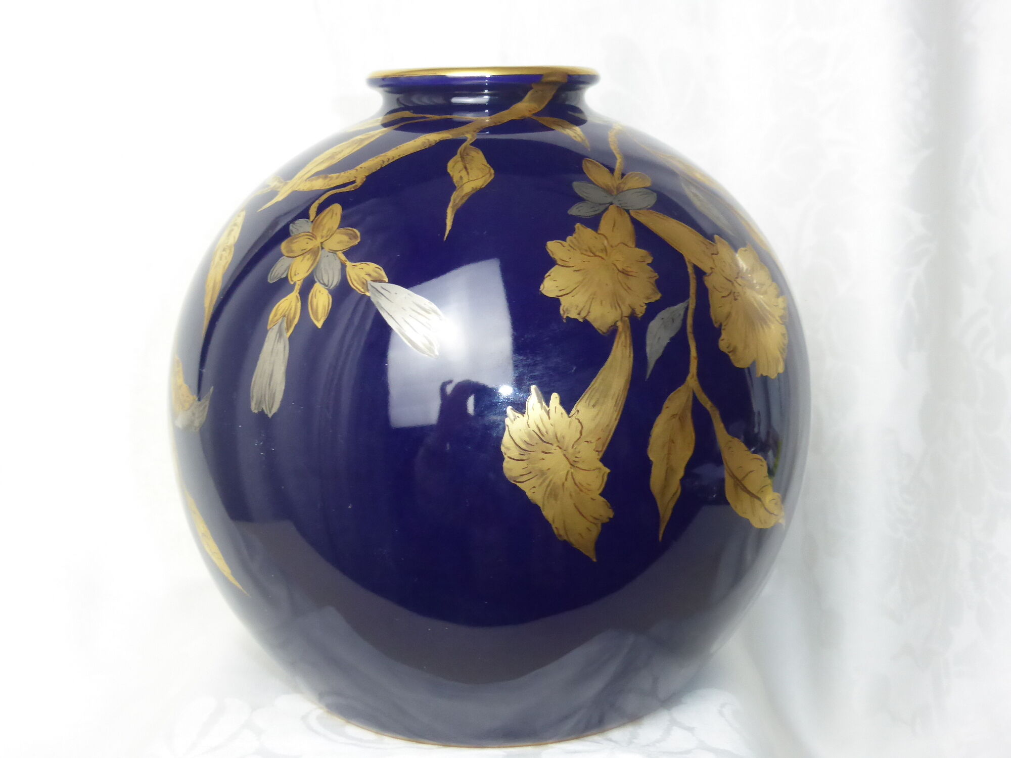 Vase in Limoges porcelain midnight blue signed Chaufriasse-Diam. 20cm