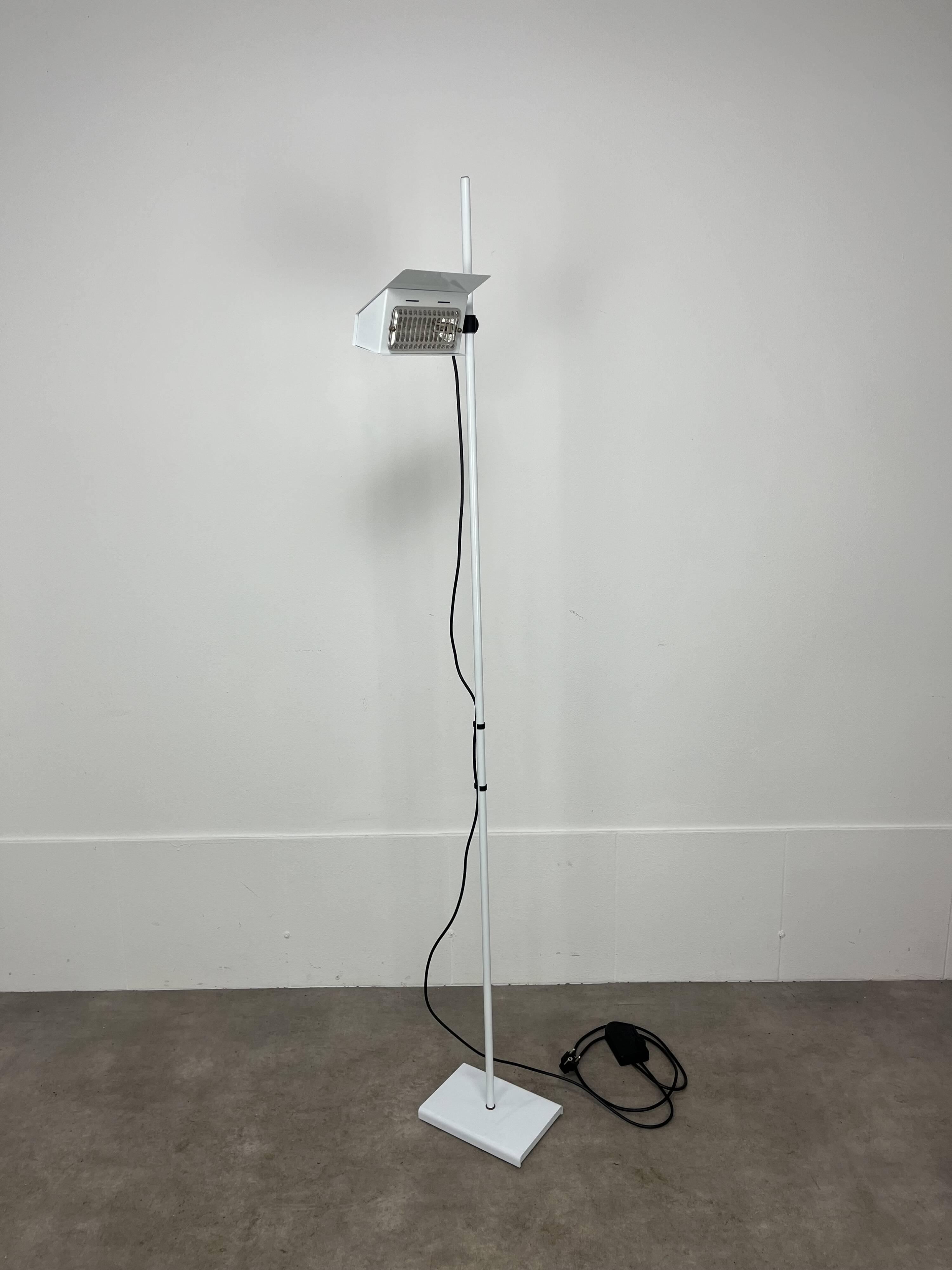 Vintage 70s floor lamp in white metal