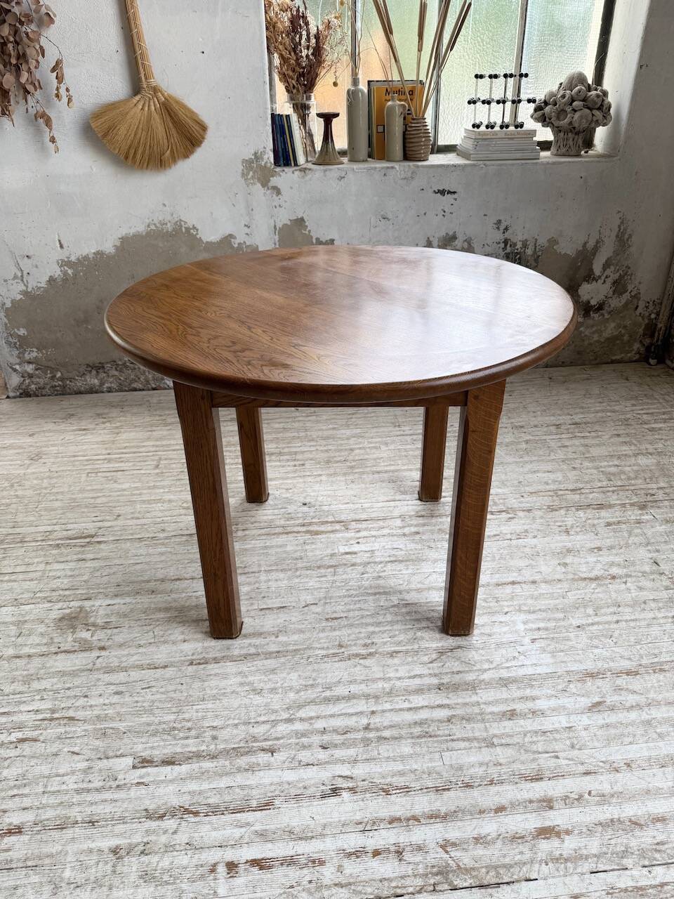 Round oak table 1950