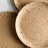 4 assiettes en grès moucheté vintage