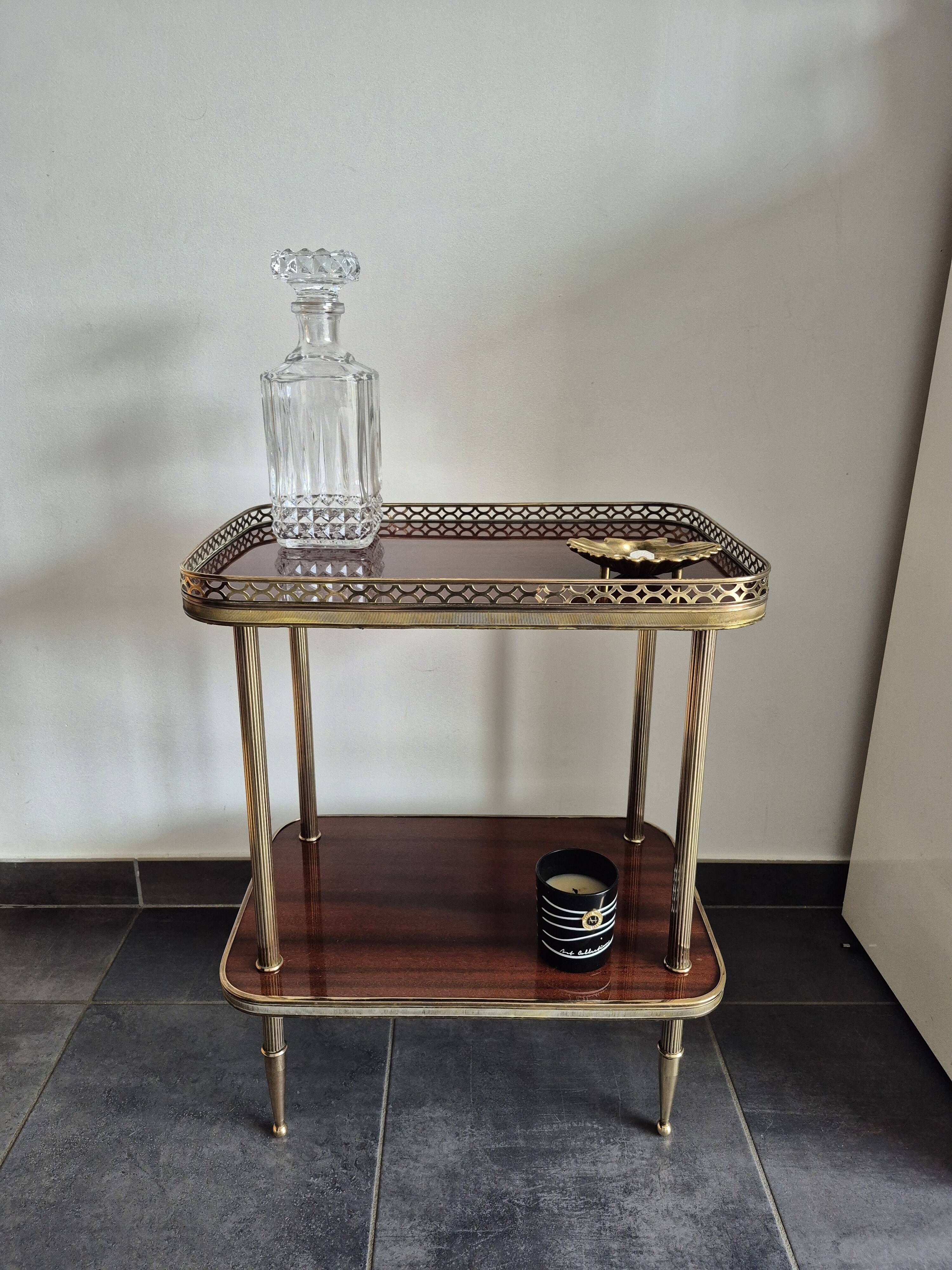 Dessert / Small side table with mahogany veneer and brass mid-century.