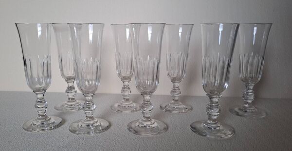 8 flûtes à Champagne en cristal Baccarat Saint Louis XIX ème