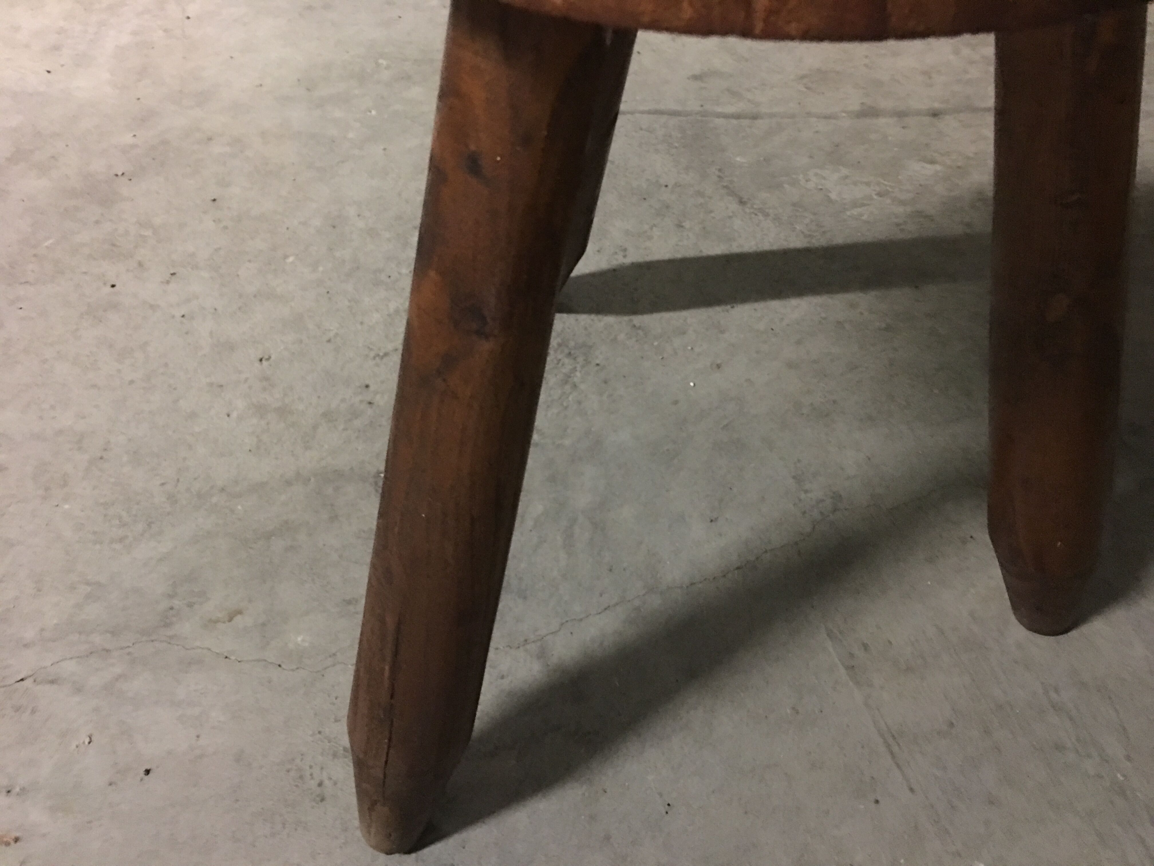 Tabouret de ferme tripode