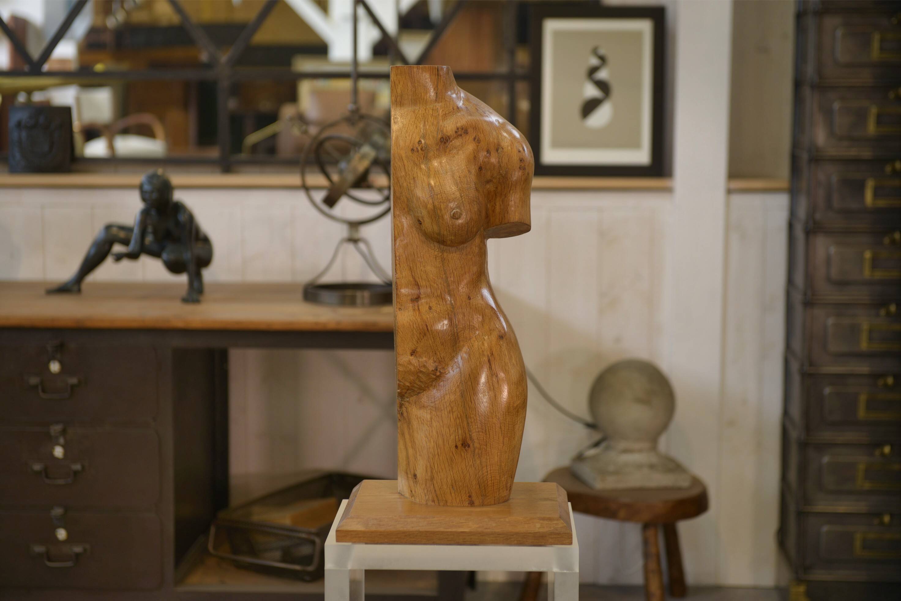 Sculpture nu en chêne 1960’s