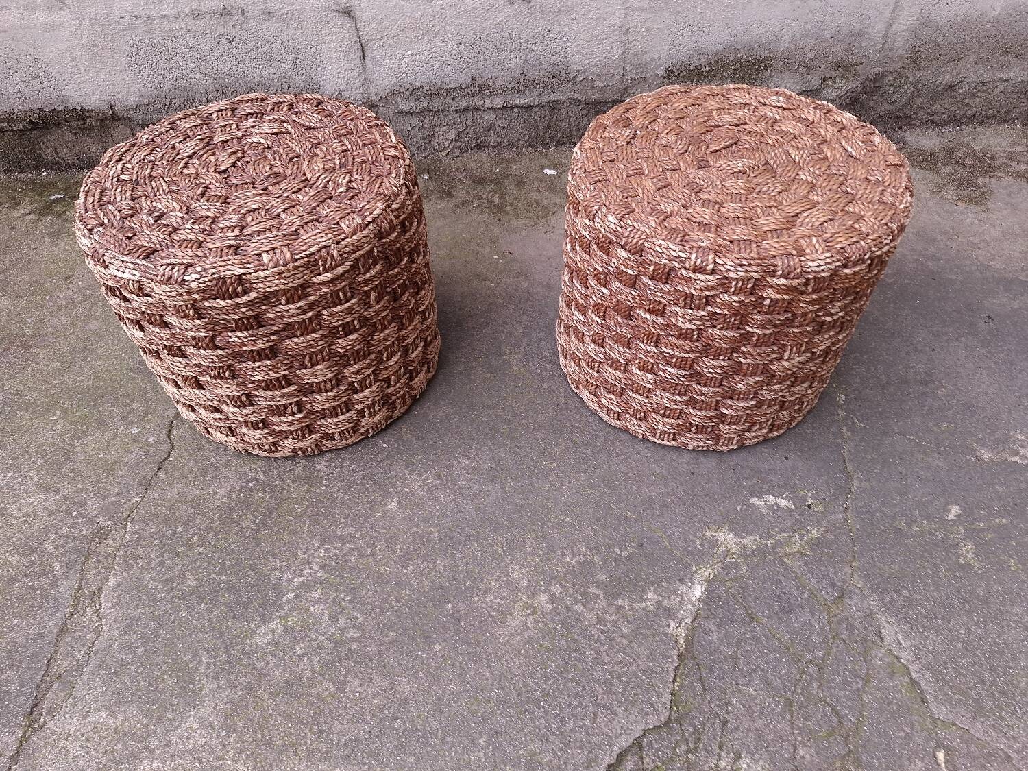 Paire de poufs en corde tressé années 70'S