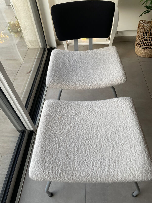 Fauteuil et repose pieds en laine bouclette