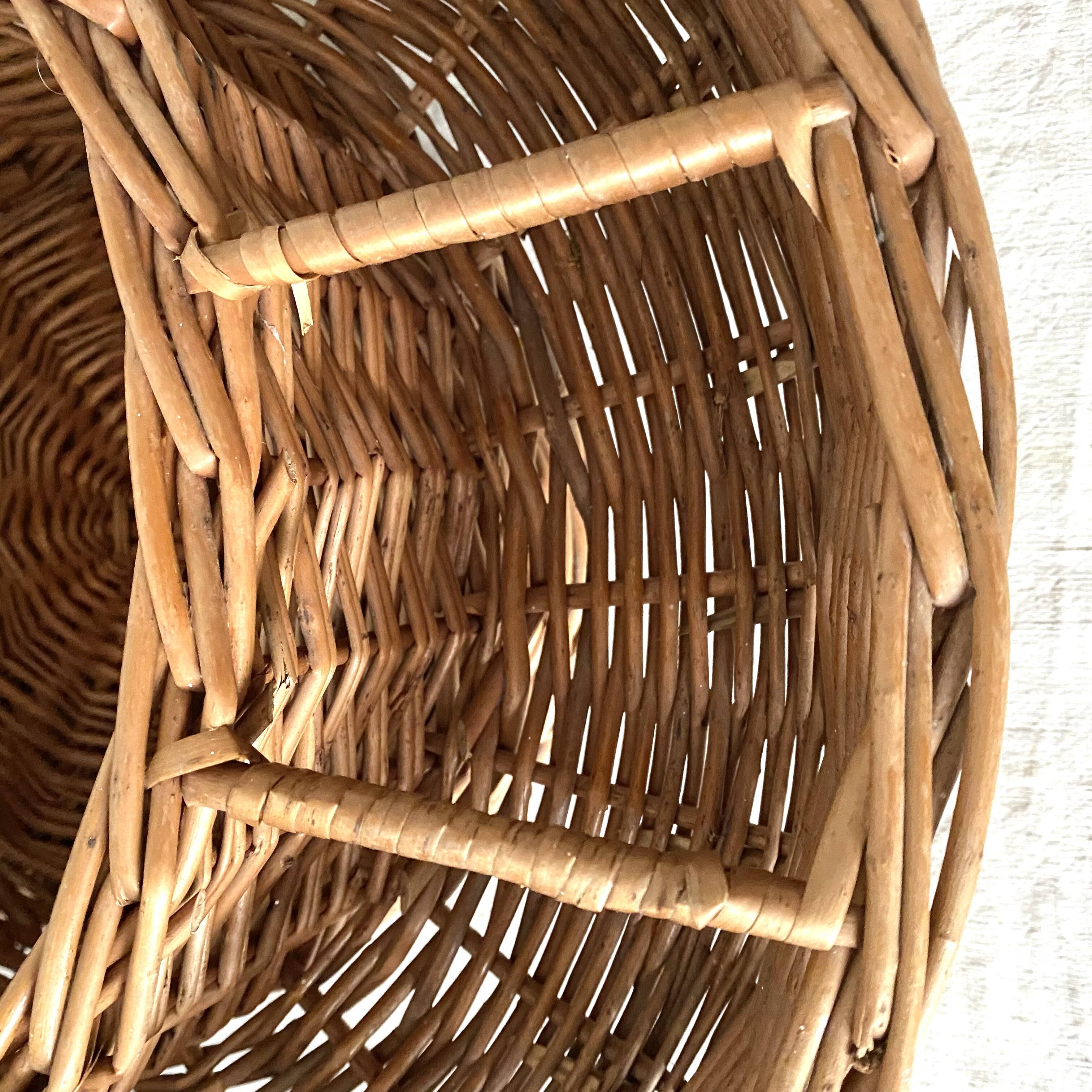 Bar basket or plant holder in woven wicker