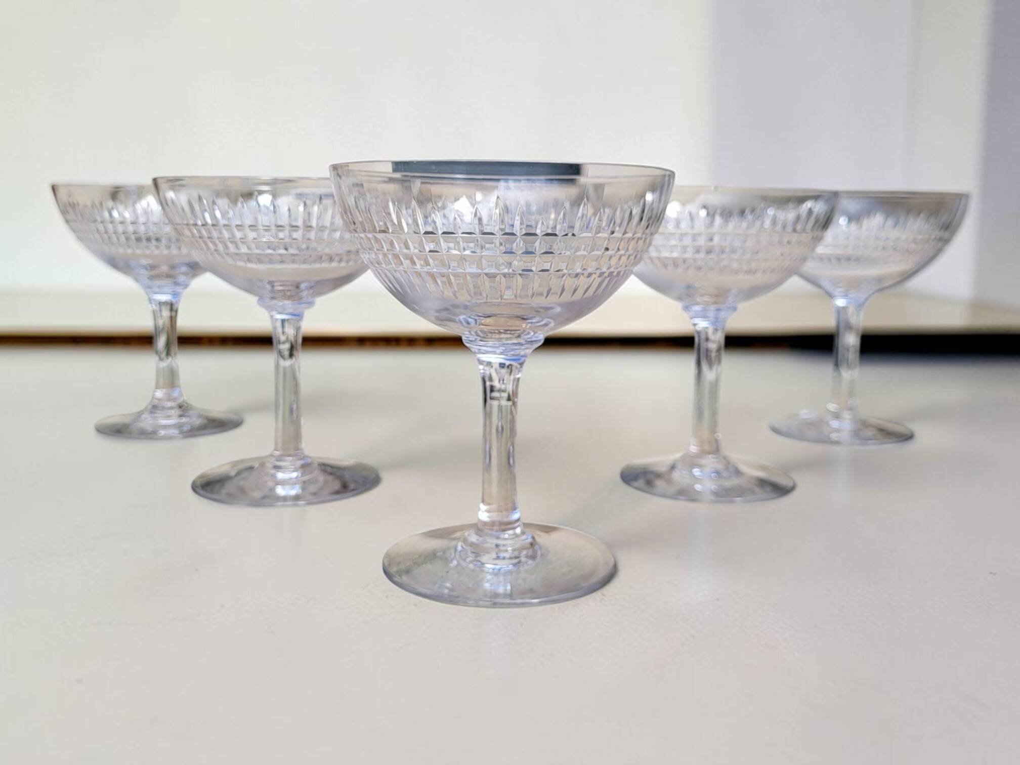 6 crystal champagne coupes Baccarat / Nancy
