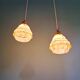 Duo de suspensions Art Déco en opaline et ouraline, 1920-30