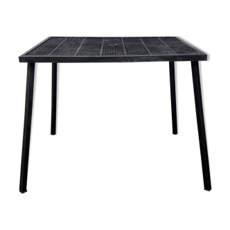 Metal garden table