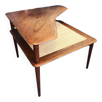 Minerva table by Peter Hdvidt