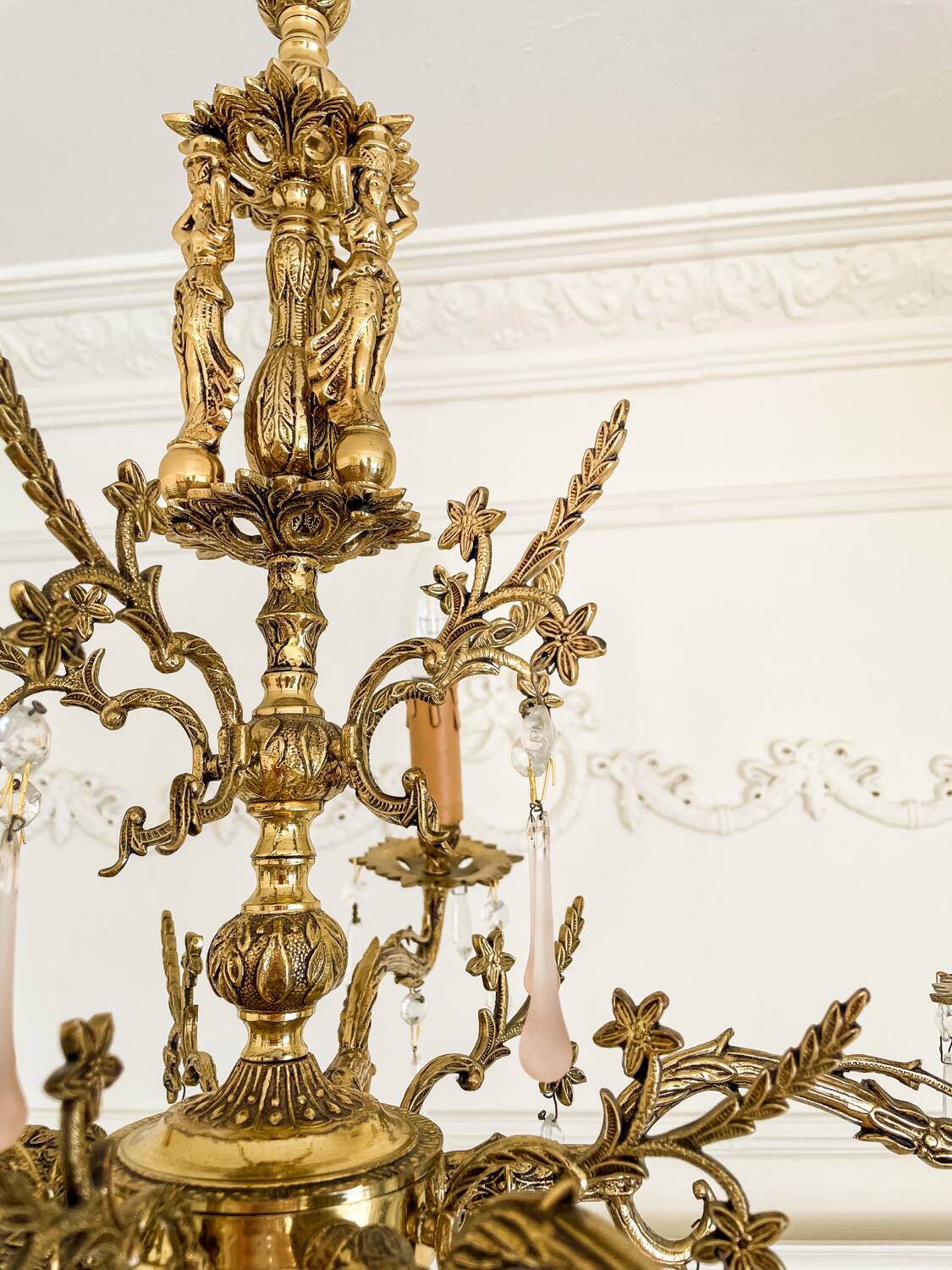 Lustre ancien en bronze à 5 bras avec verre de Murano rose et cristal