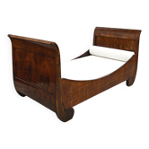 Biedermeier daybed, walnut veneer, 1820s.