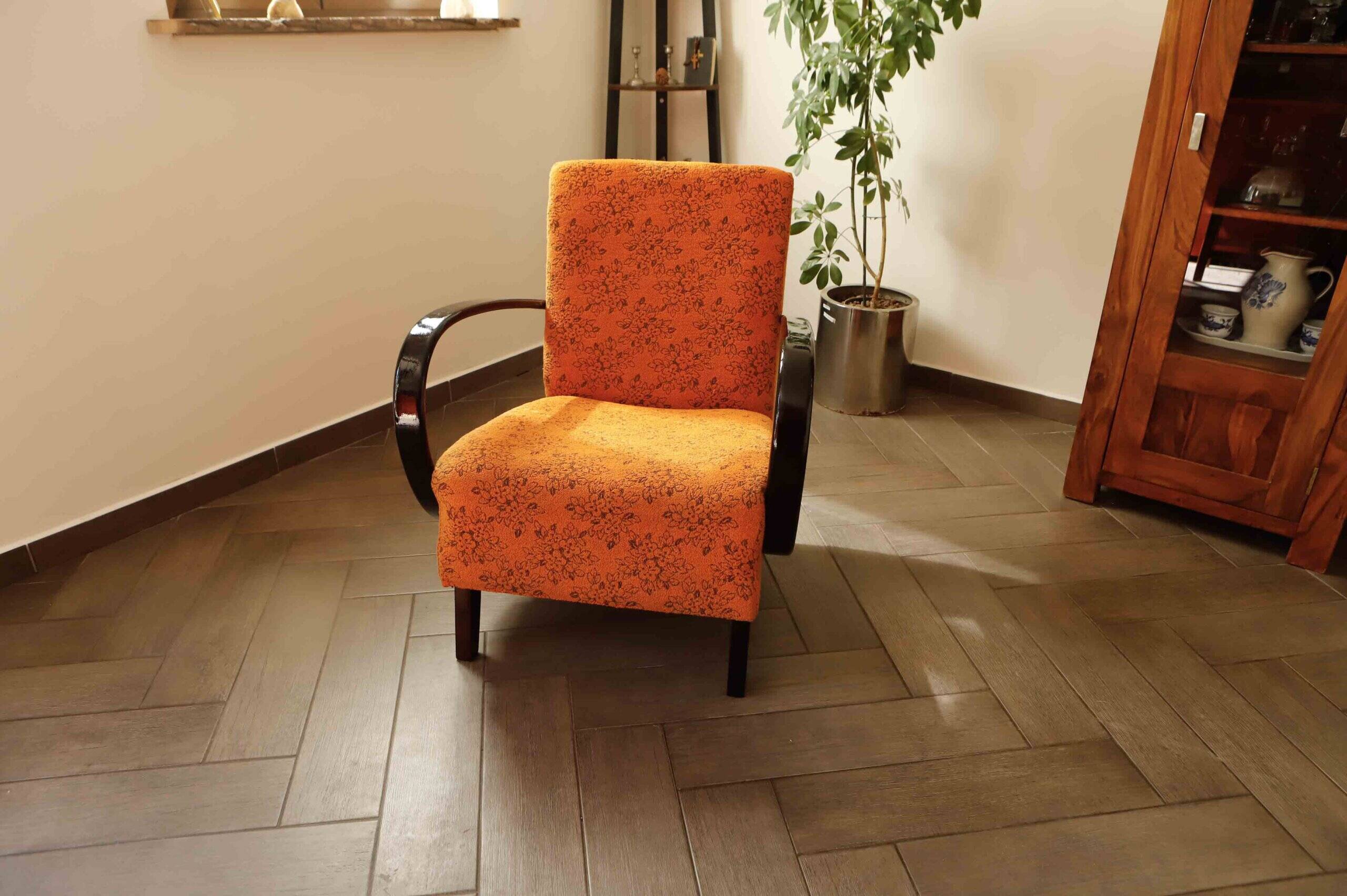 Art Deco armchair C by Jindřich Halabala – original upholstery