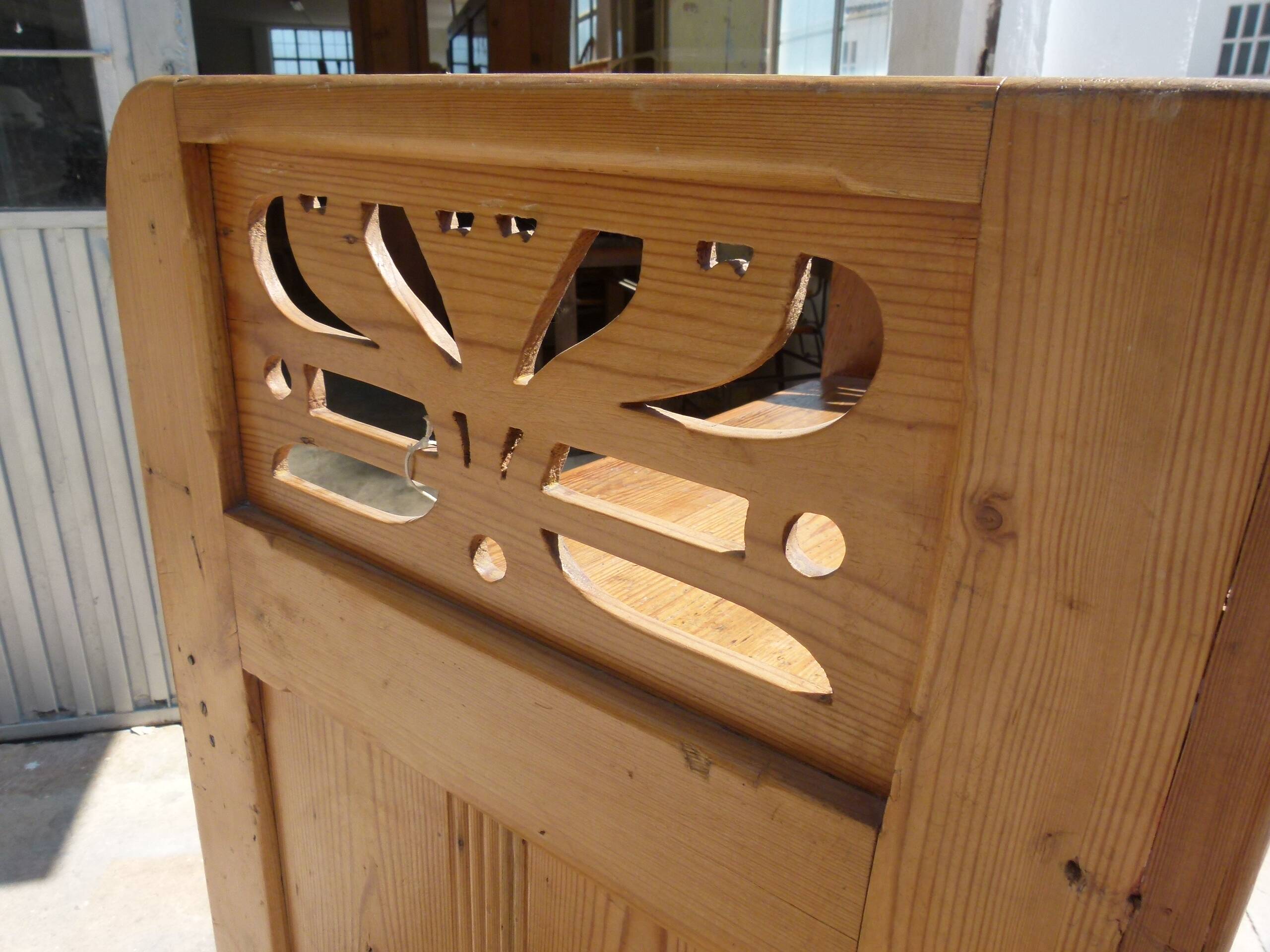 CHECK-IN COUNTER