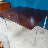 Extendable rise and fall table