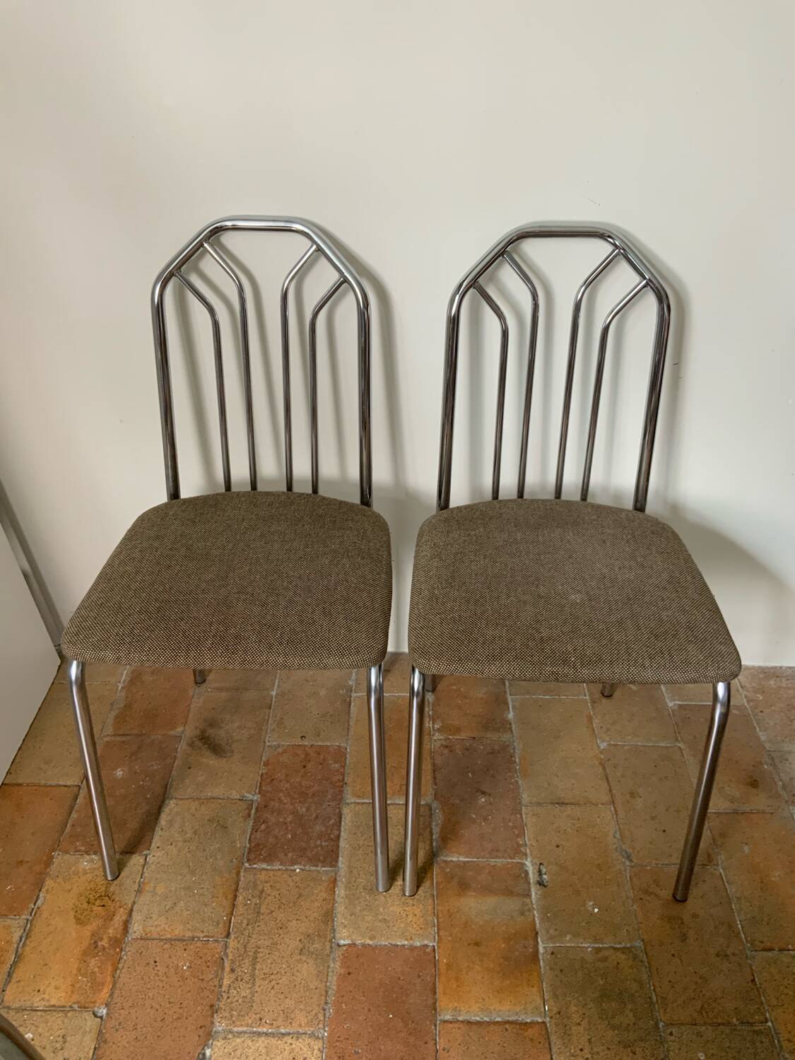 6 chrome metal chairs