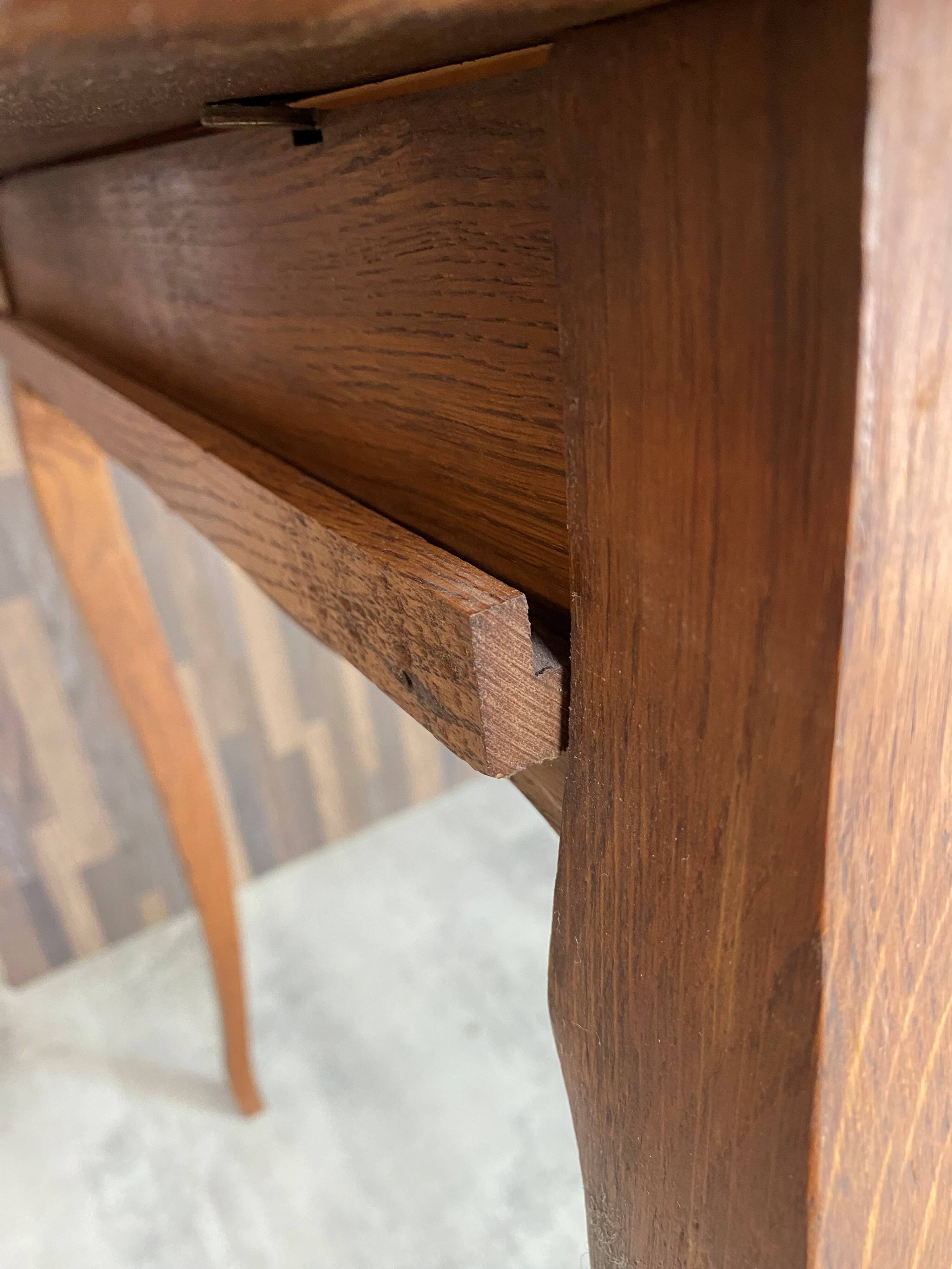 Oak desk, 1 drawer and 1 removable document holder, 1950