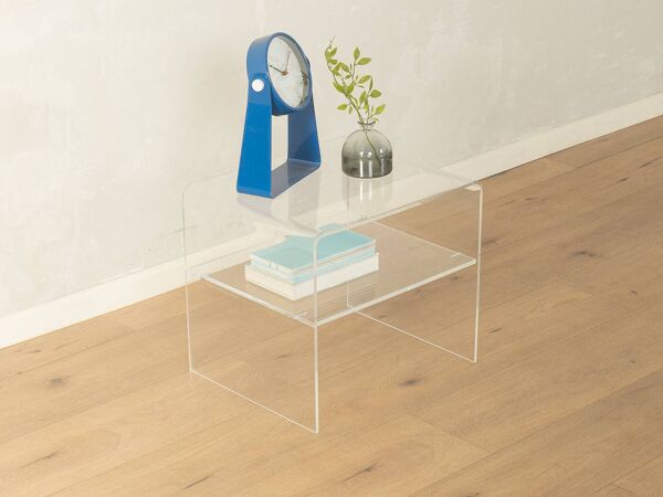 Table d'appoint en acrylique des années 1960