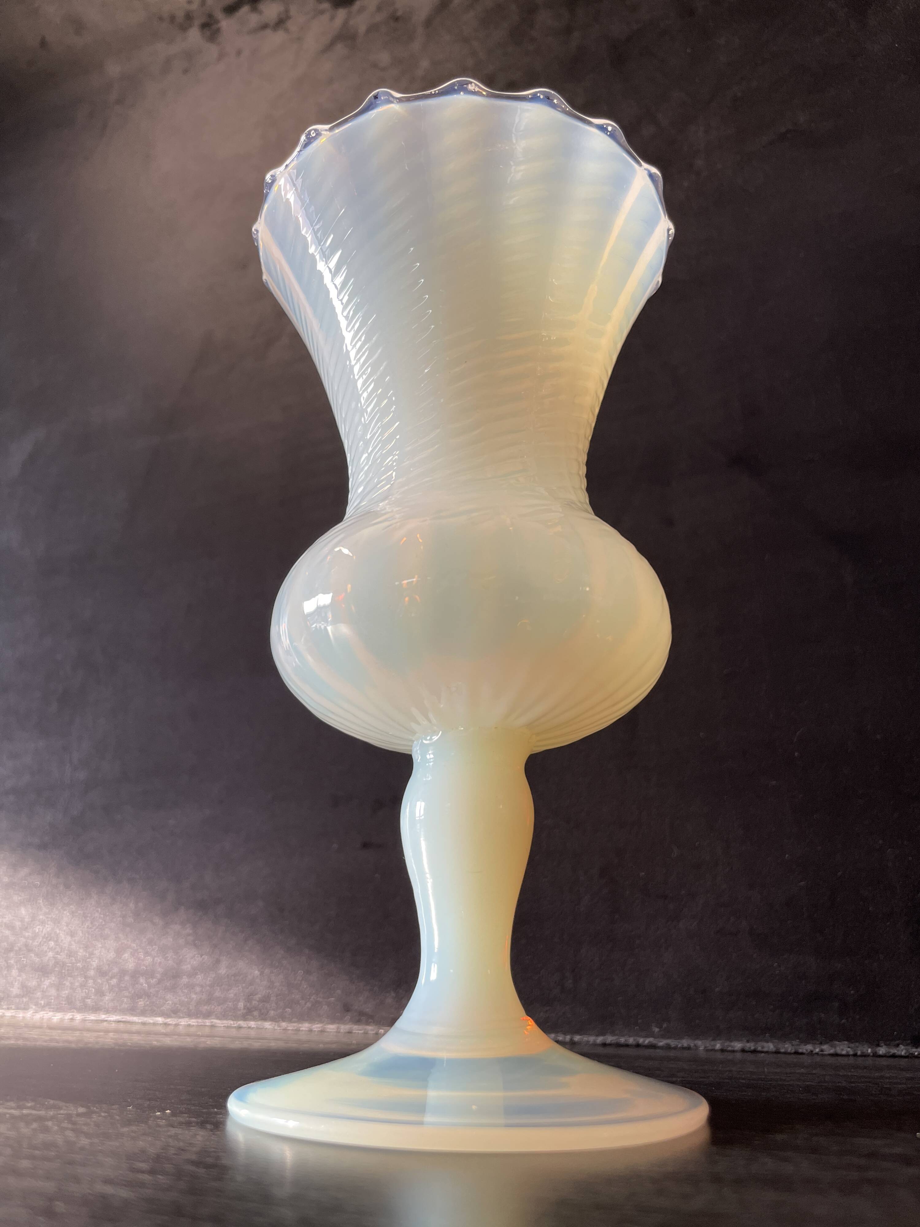Vase en opaline, verre d'Empoli, Florence Italie 1960