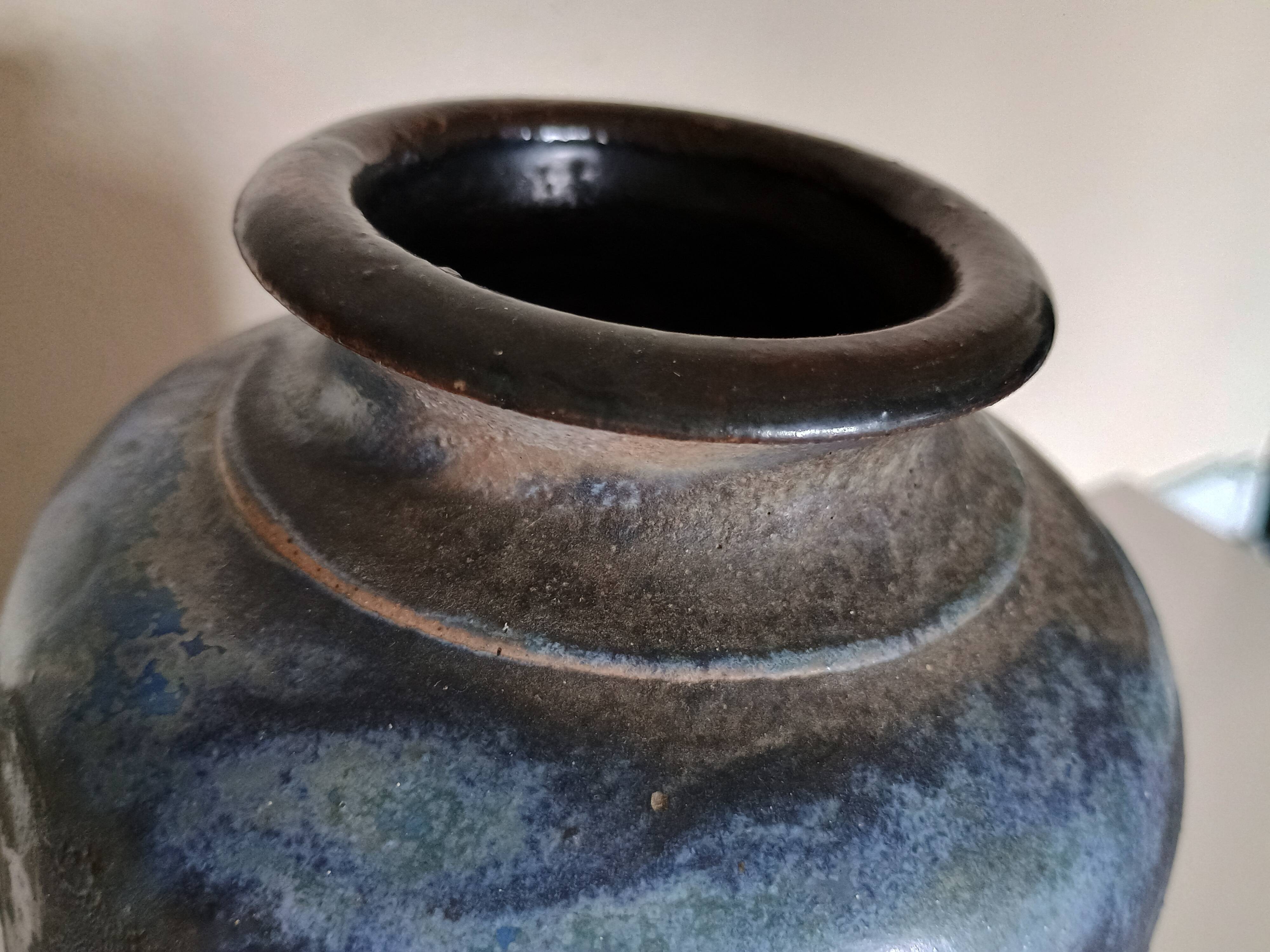 Vase with 2 small fleur-de-lis - glazed terracotta, cobalt