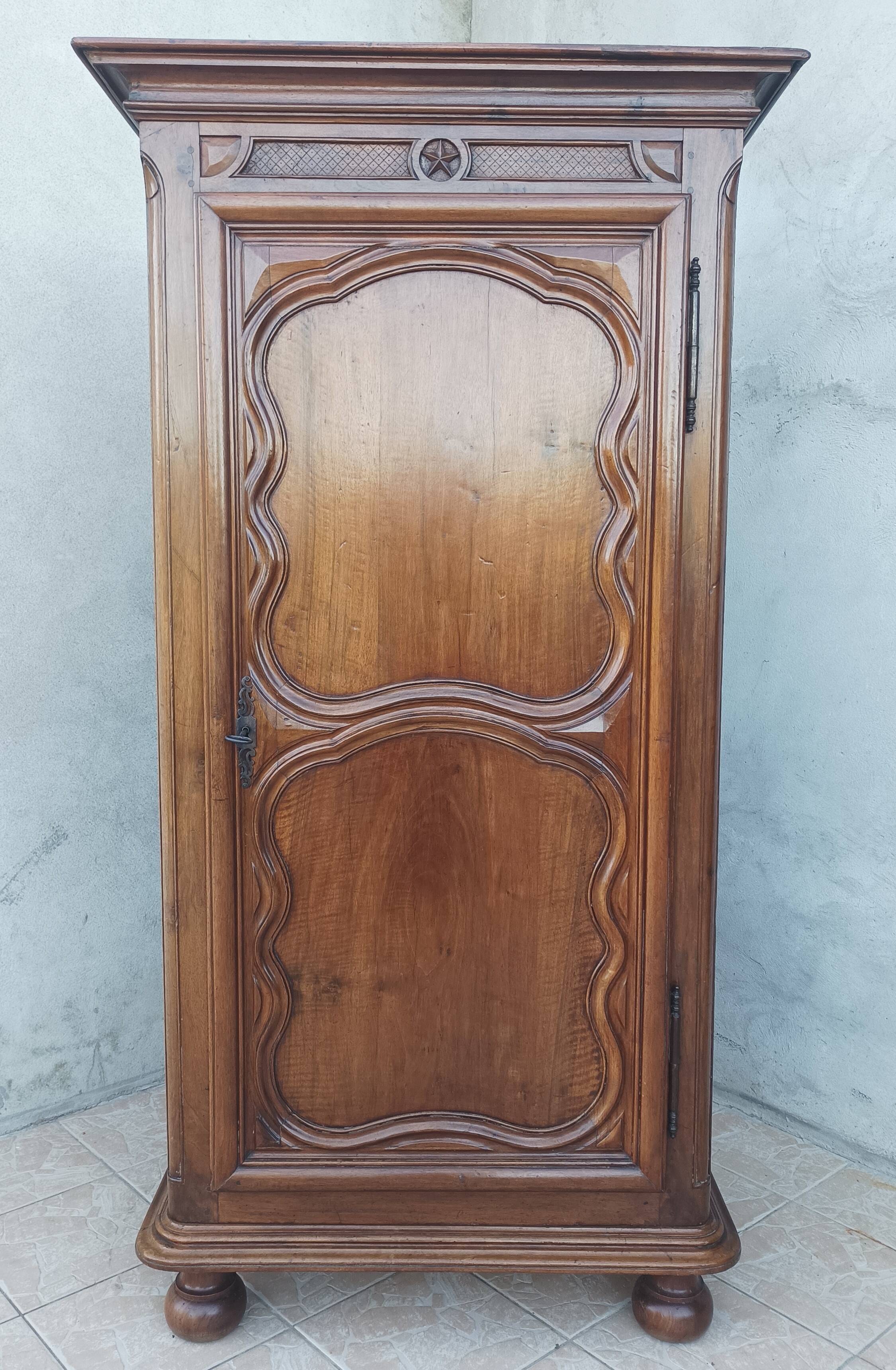 Bonnetière Louis XIII en noyer époque 18ème