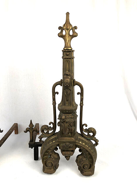 Lot of a pair of chenets and front of gilded bronze fireplace, nineteenth