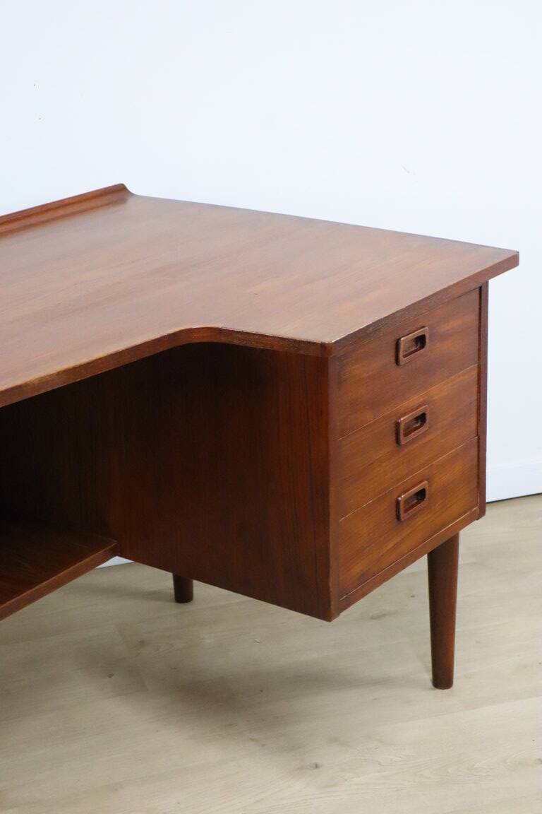 Scandinavian "Boomerang" teak desk - 1960s