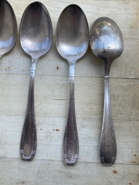 7 cuillères à soupe en métal argenté