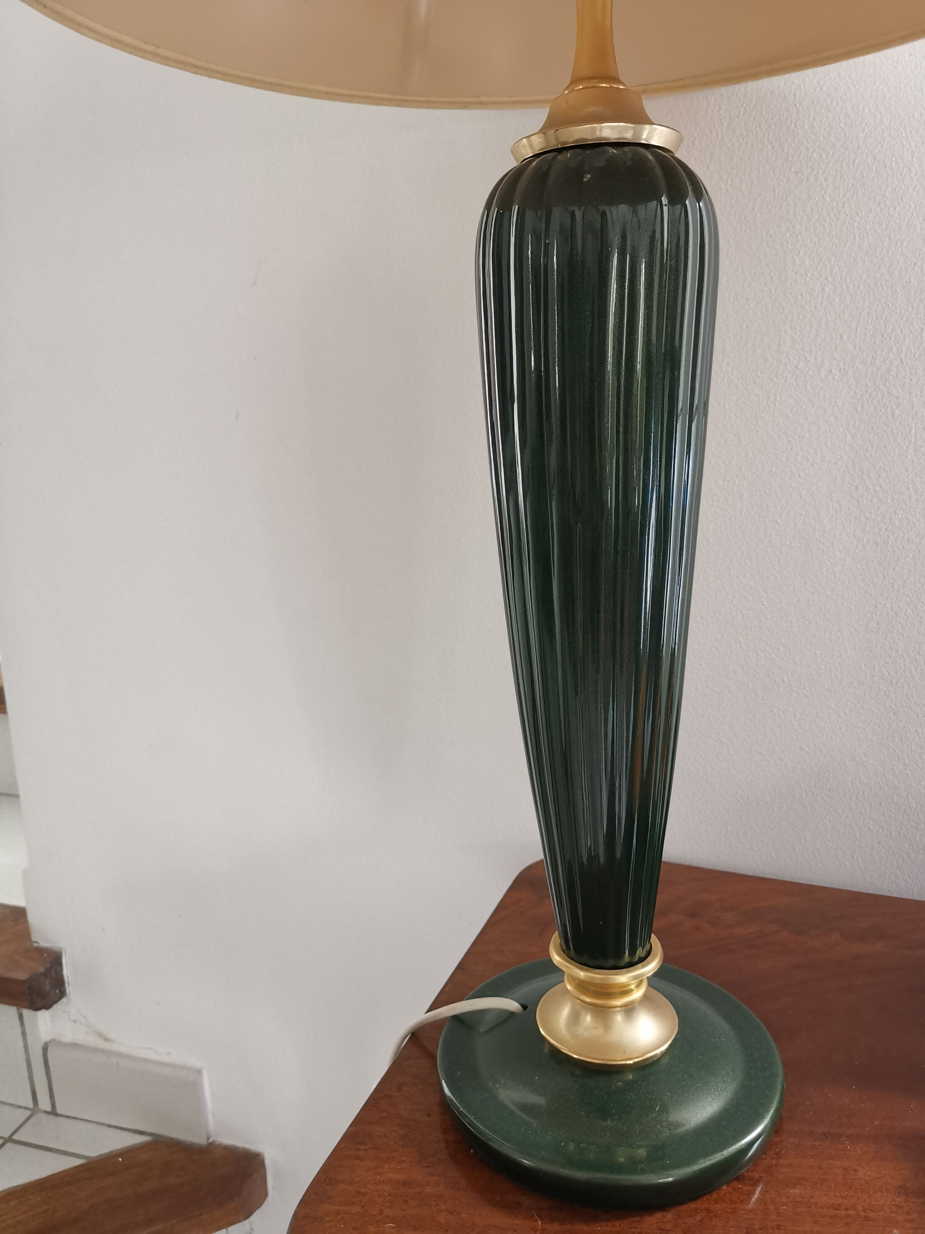 Green lamp cone art deco