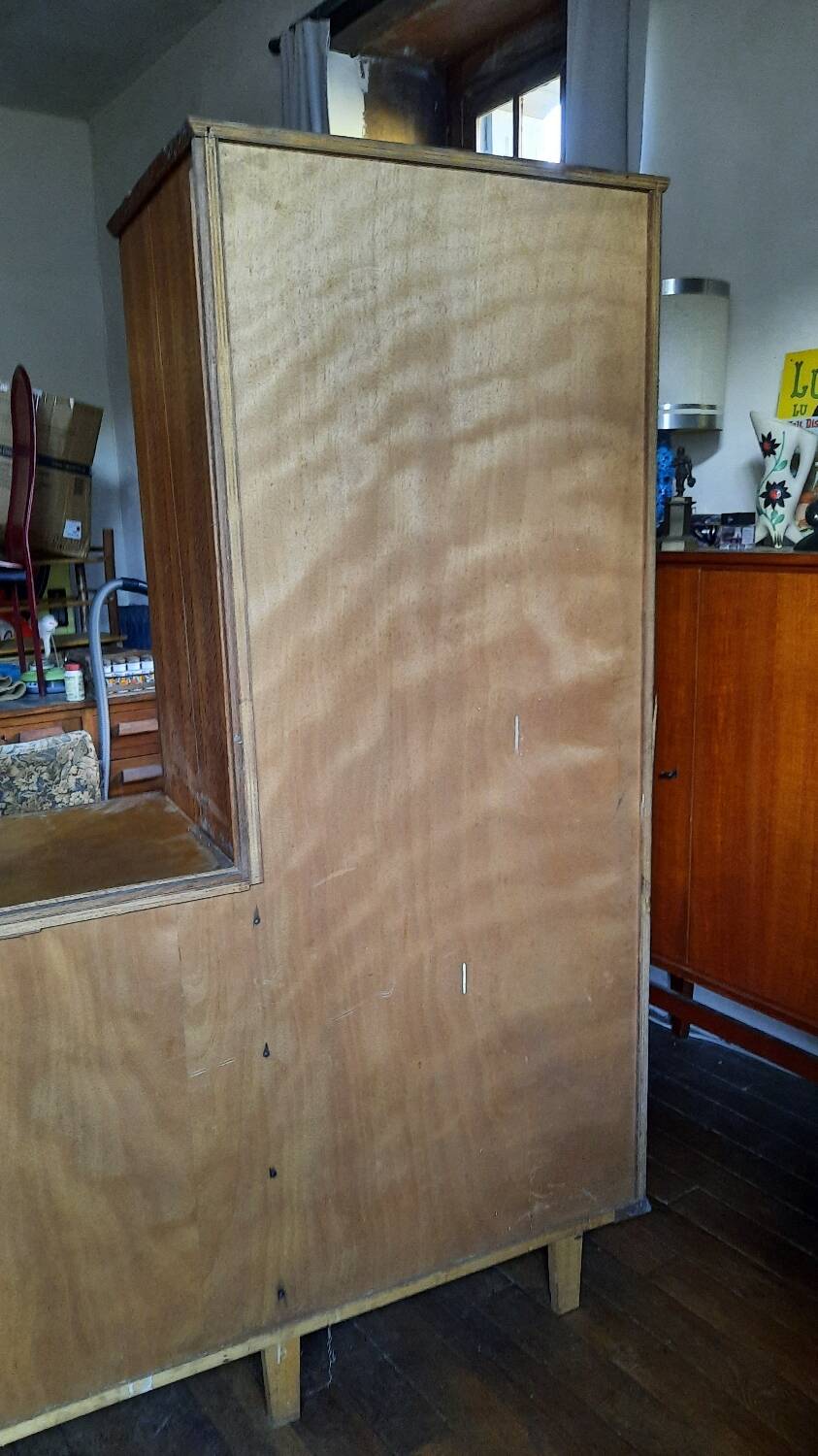 Armoire asymétrique
