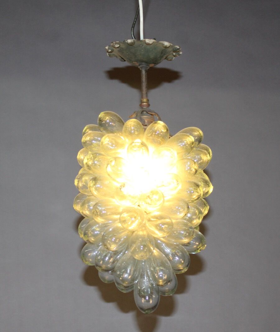 Cluster chandelier with glass bulbs