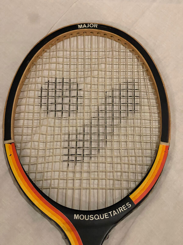 Raquette intersport “mousquetaires” – vintage