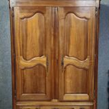 Armoire époque Louis XV en noyer massif époque XVIIIeme