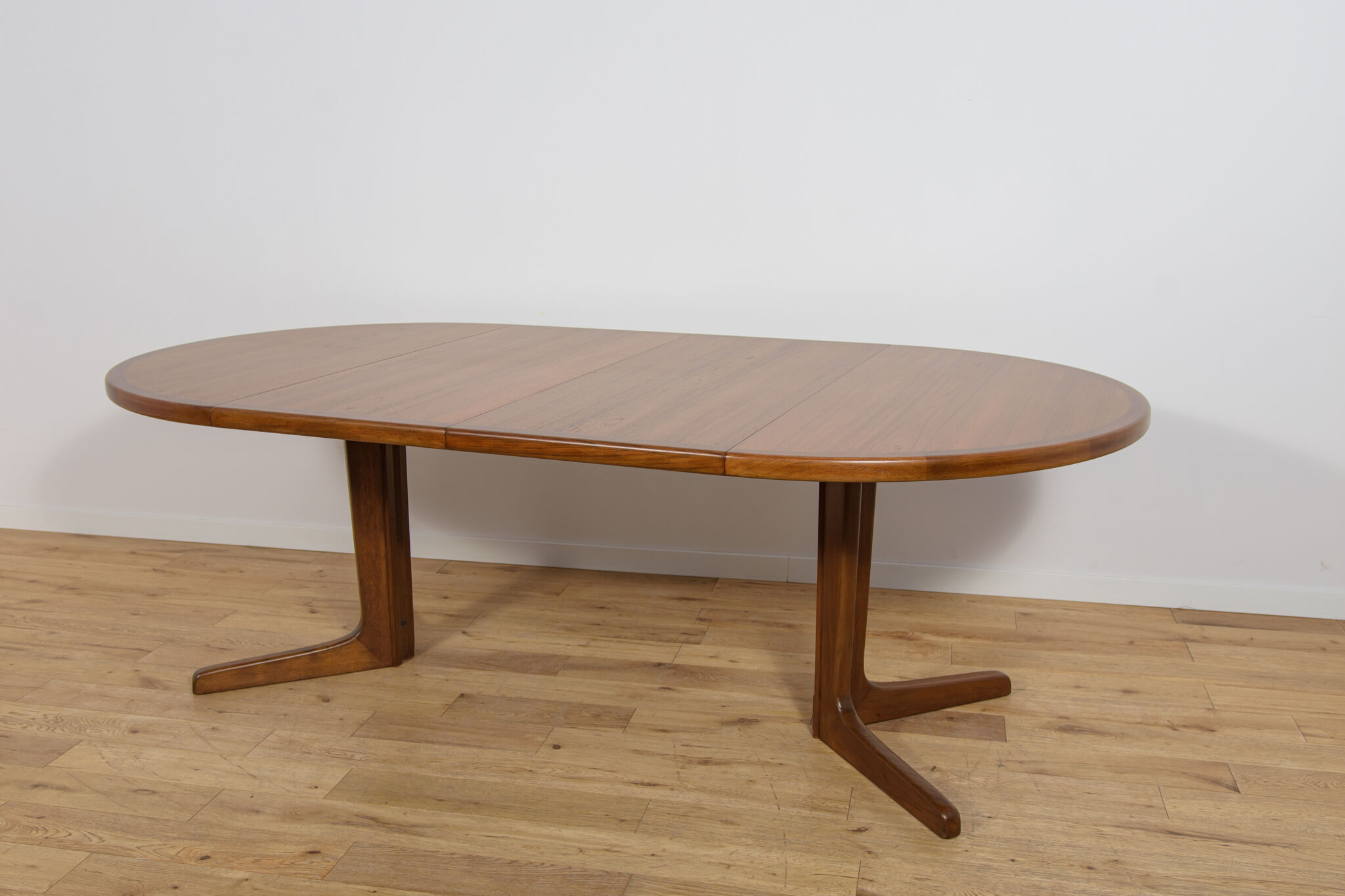 Mid-Century Teak Round Extending Dining Table, Denmark, 1960s