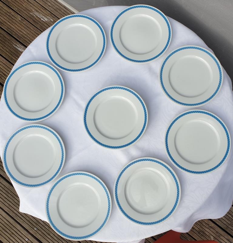 Set 12 plates checkered earthenware blue Lustucru diam25