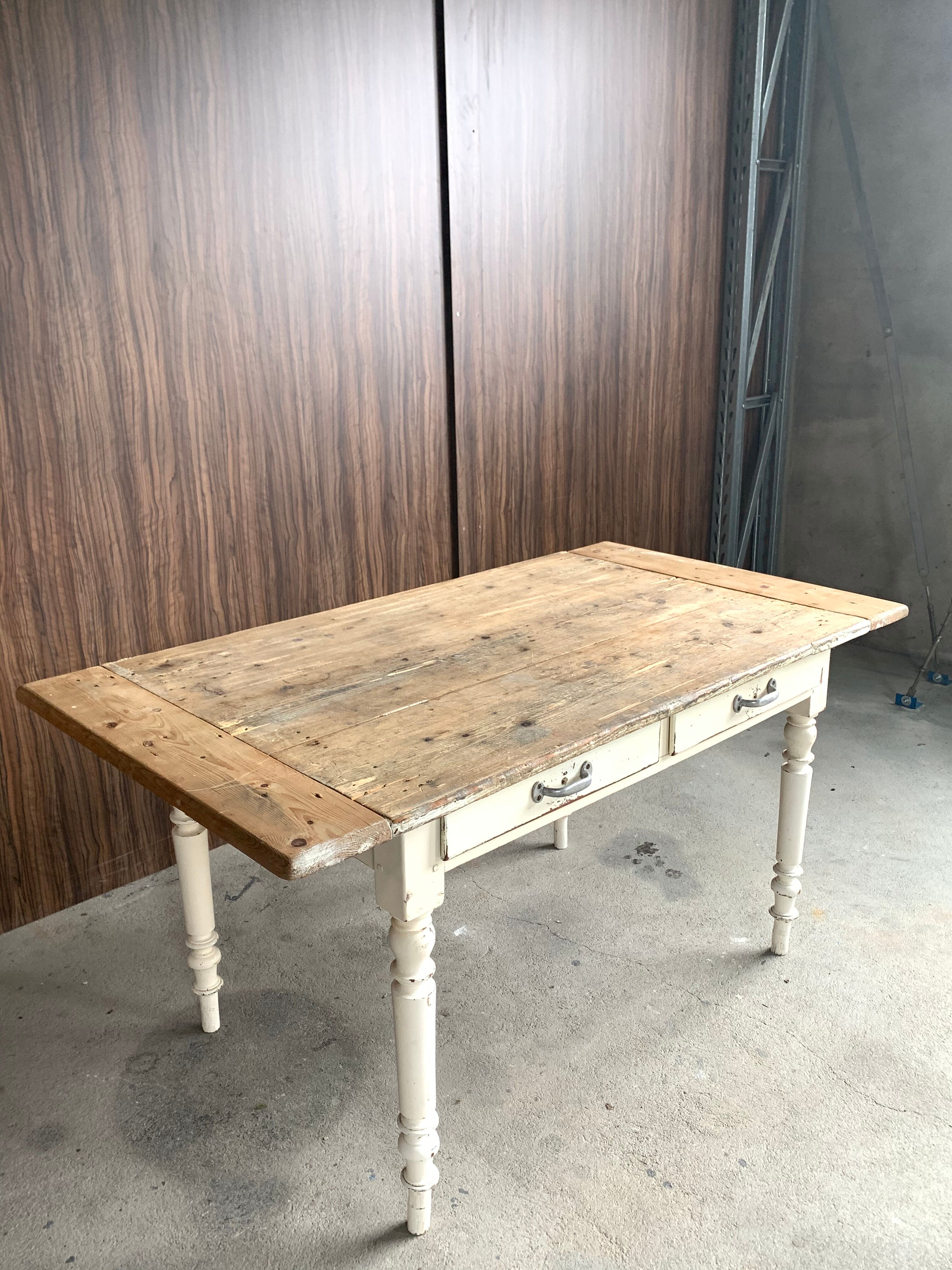 Farm table
