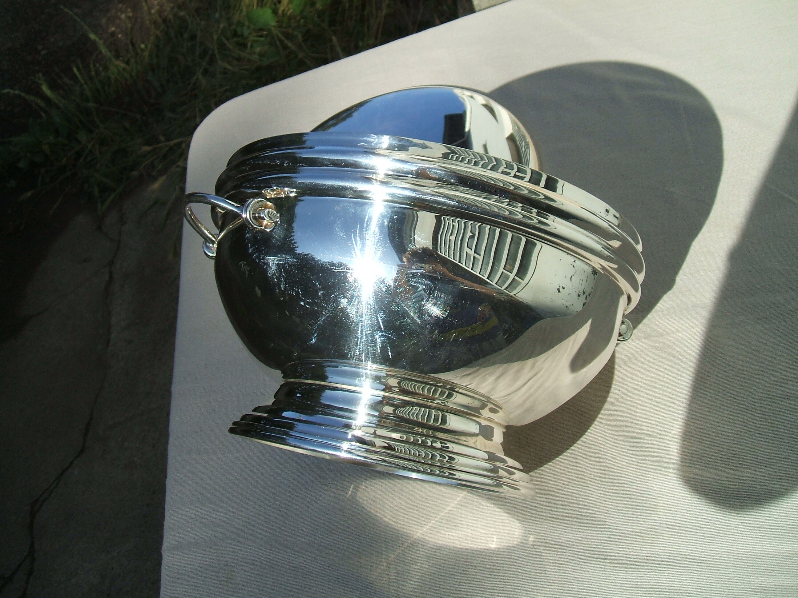 Silver metal soupiere