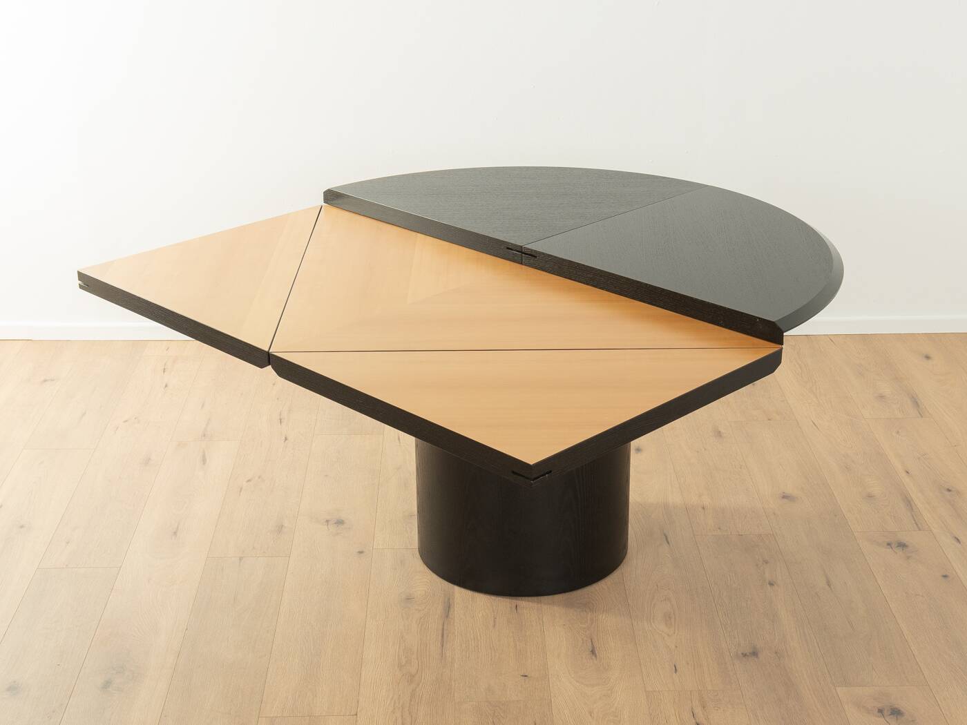 Quadrondo dining table, Erwin Nagel for Rosenthal