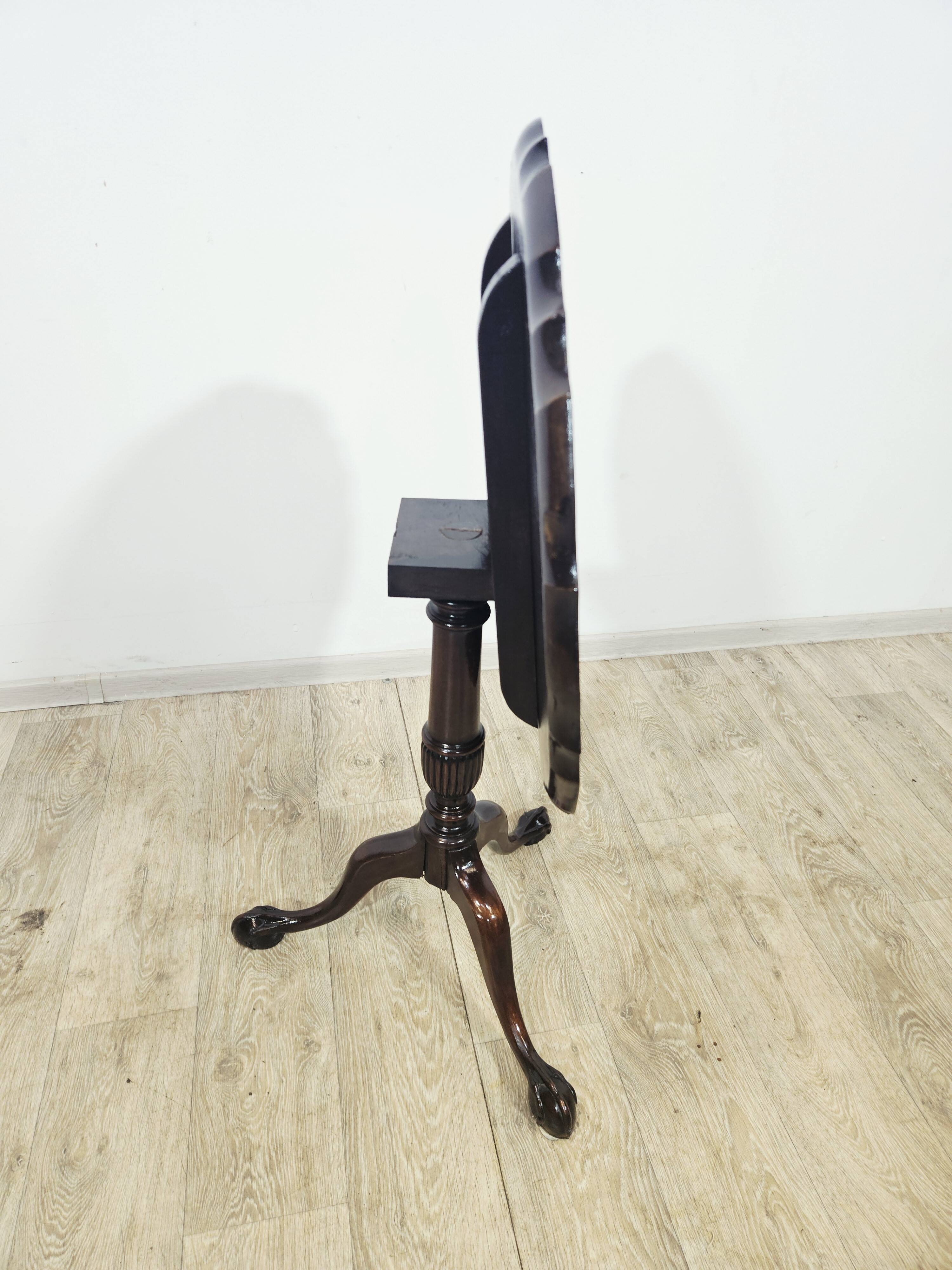 Table victorienne en acajou unique – première moitié du 19e siècle