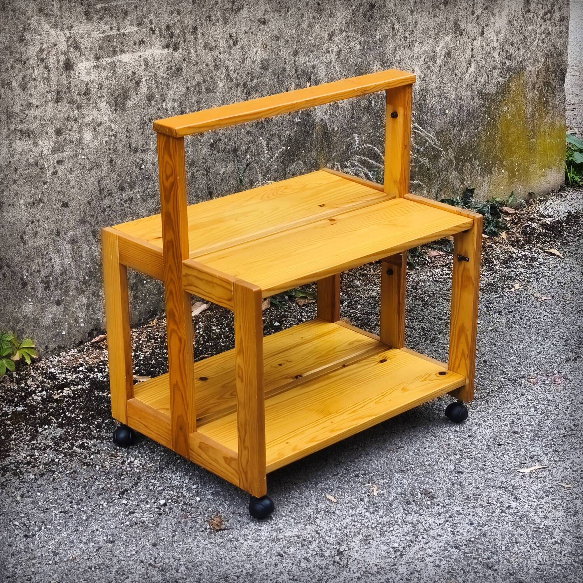 Scandinavian pine folding coffee table / serving table from the 1970s.
