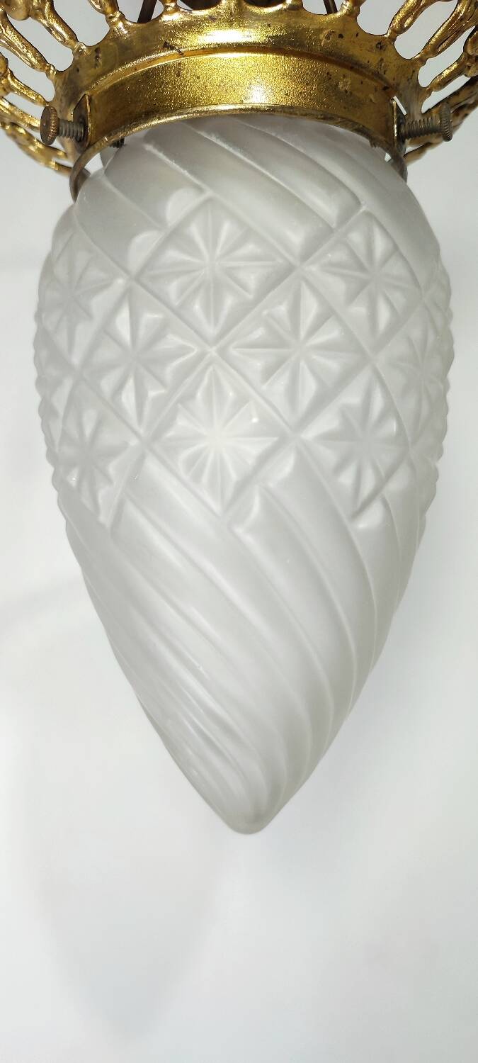 Lámpara de techo de latón. España, 1950s.