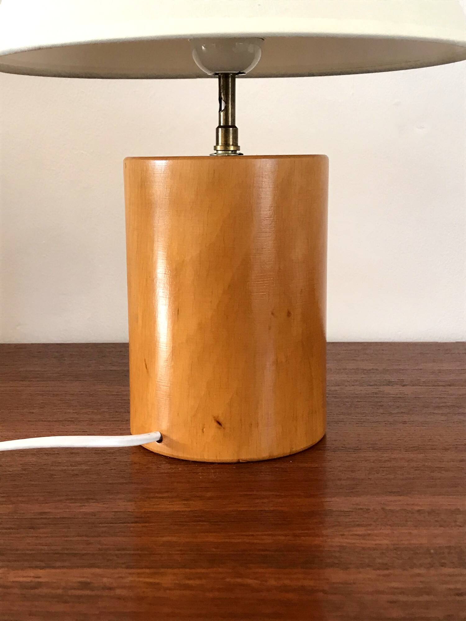 Vintage lamp in solid elm Italy 80s
