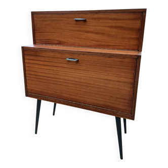 Vinyl cabinet